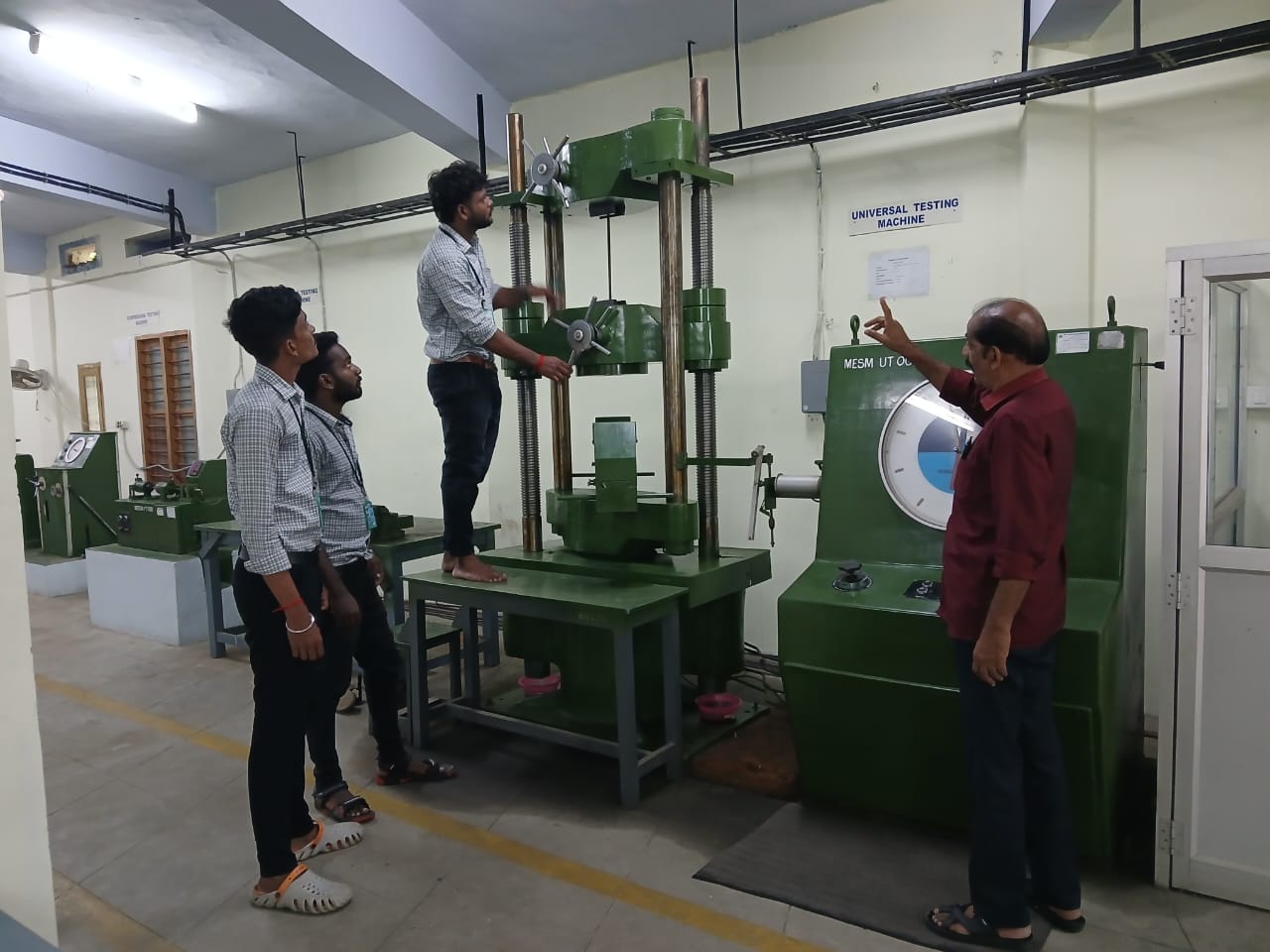  Strength of Materials Lab